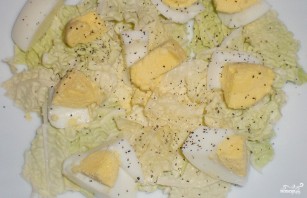 Салат сливочный с сухариками - фото шаг 2