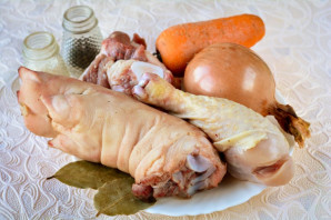 Холодец из свиных ножек с говядиной и курицей - фото шаг 1