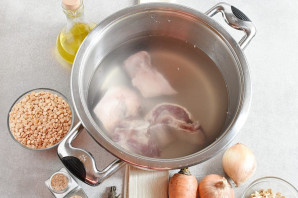 Гороховый суп на мясном бульоне - фото шаг 2