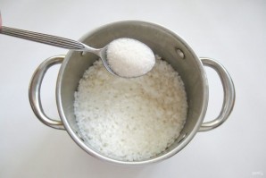 Сладкая рисовая каша со сливой - фото шаг 3