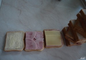 Сэндвичи в сэндвичнице - фото шаг 1