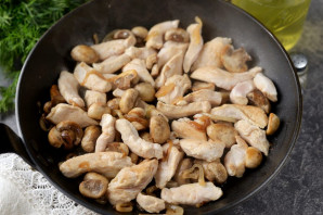 Курица с грибами в горчичном соусе - фото шаг 4
