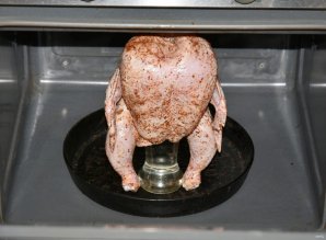 Курица в духовке на банке - фото шаг 7