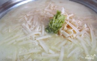 Сырный суп с крабовыми палочками - фото шаг 4