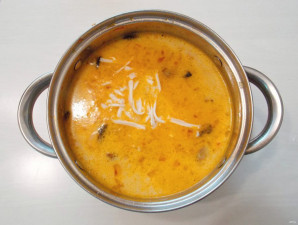 Сырный суп с сушеными грибами - фото шаг 11