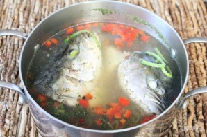 Рыбный суп из головы желтохвоста и овощей - фото шаг 7
