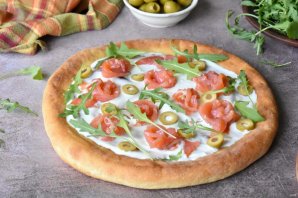 Белая пицца с лососем - фото шаг 13