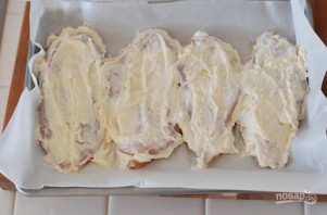 Куриная грудка в кефире в духовке - фото шаг 1