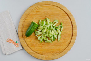 Салат из пекинской капусты с тунцом - фото шаг 3