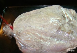 Запеченный цыпленок в рукаве - фото шаг 3