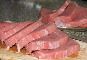 Мясо под сыром в духовке - фото шаг 2