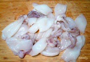 Салат с кальмарами и огурцами - фото шаг 1
