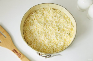 Пирог с фрикадельками под сырной корочкой - фото шаг 10