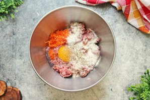 Котлеты из говядины в духовке - фото шаг 6