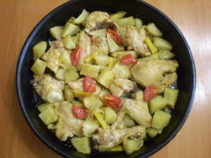 Курица с картошкой и овощами в духовке - фото шаг 6