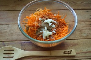 Сыроедческая морковка по-корейски - фото шаг 3