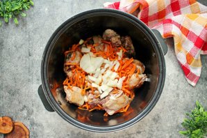 Плов с курицей в мультиварке - фото шаг 4