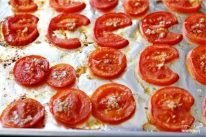 Открытый бутерброд с запеченными помидорами, сыром и бальзамическим уксусом - фото шаг 4
