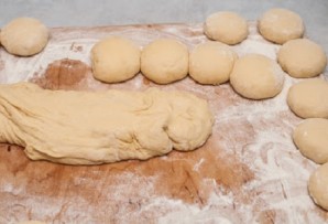 Пирожки дрожжевые с картошкой - фото шаг 3