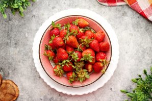 Клубника, протертая в сиропе - фото шаг 3