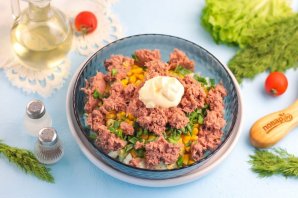 Салат из консервов - фото шаг 7