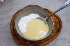 Глазурь из сухого молока и сгущенки - фото шаг 3