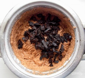Кекс шоколадный с черносливом - фото шаг 7