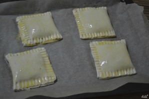Пирожки с капустой из слоеного бездрожжевого теста - фото шаг 5