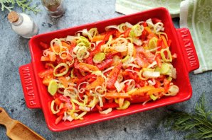 Макароны с овощами и сыром в духовке - фото шаг 2