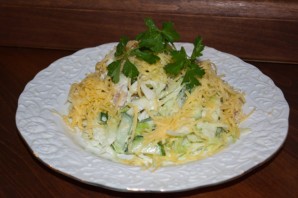 Салат из копченой курицы с сыром - фото шаг 5