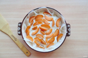 Насыпной пирог с абрикосами - фото шаг 7
