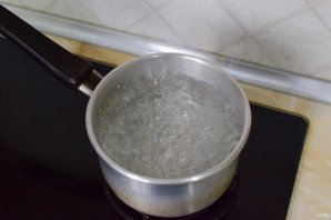Компот из черной смородины на зиму на 3 литровую банку - фото шаг 5