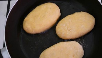Картофельные зразы с яйцом - фото шаг 5