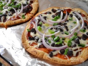 Мини-пицца из тортильи - фото шаг 7