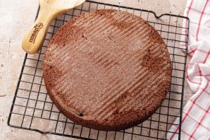 "Манник" на кефире с какао - фото шаг 9