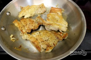 Курица с брокколи под хлебной крошкой - фото шаг 1