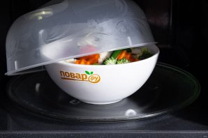 Овощи в микроволновке - фото шаг 9