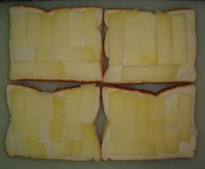 Тосты с сыром и грибами - фото шаг 3