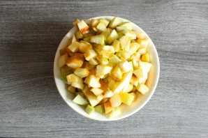 Пирог с ревенем и яблоками в мультиварке - фото шаг 6