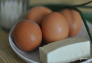 Болгарский завтрак: брынза с яйцом - фото шаг 1