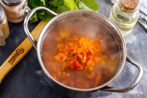 Фасолевый суп с томатной пастой - фото шаг 6