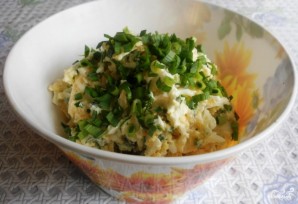 Сырный салат с чесноком - фото шаг 5