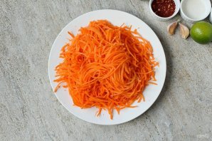 Постный салат из моркови - фото шаг 2