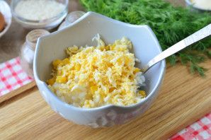 Салат с рисом и яйцом - фото шаг 4