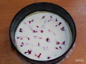 Малиновый пирог со сметанной заливкой - фото шаг 5