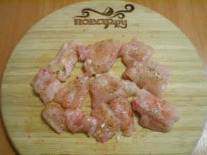 Куриное филе кусочками на сковороде - фото шаг 4