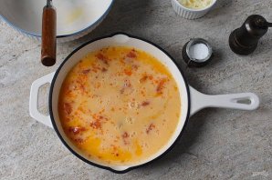 Омлет с помидорами - фото шаг 7