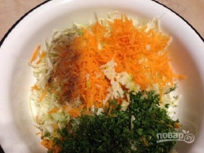 Салат из свежей капусты и моркови - фото шаг 4