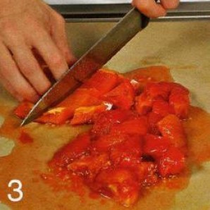 Линь с запеченными помидорами и перцами - фото шаг 3