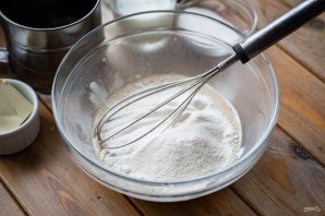 Сладкие булочки из дрожжевого теста на кефире и молоке - фото шаг 4